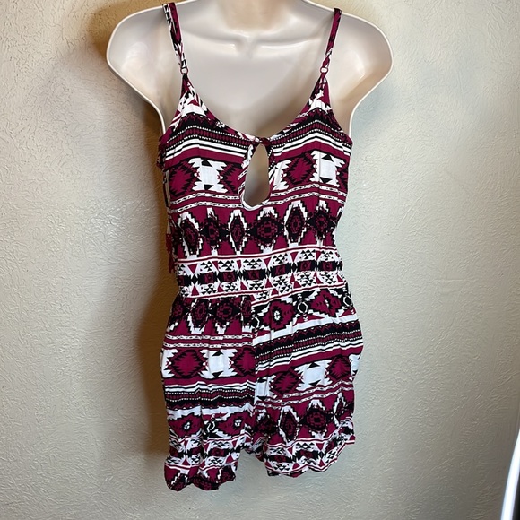 Rue21 Tribal Pattern Adjustable Strap Romper - Picture 4 of 12